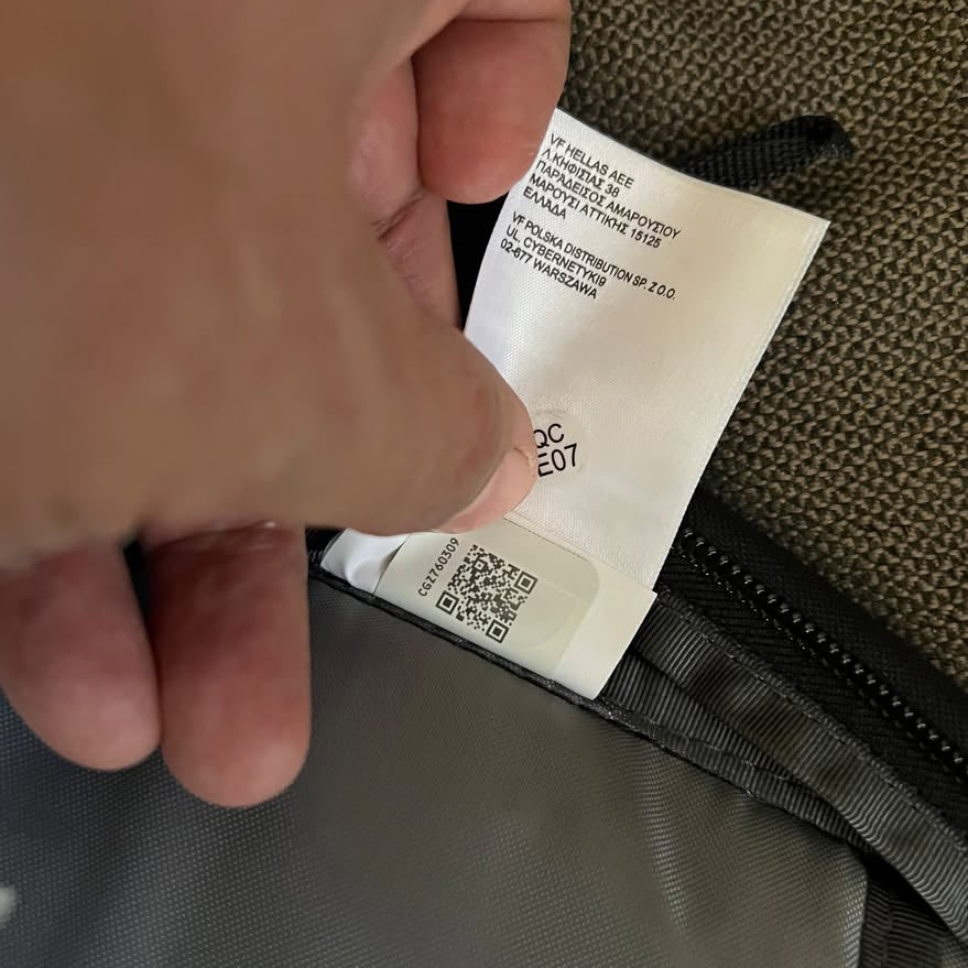 Mochila BackPack THE NORTH FACE Vault 27L Negra NUEVA con etiquetas con LapCover y RainCover GRATIS