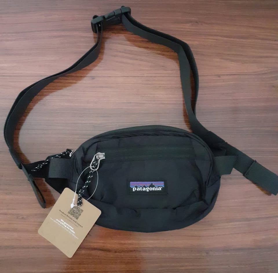 Cangurera Banano Patagonia de 1 lt material nylon RipStop reciclado Ajustable Unisex Negra, Gris y Azul