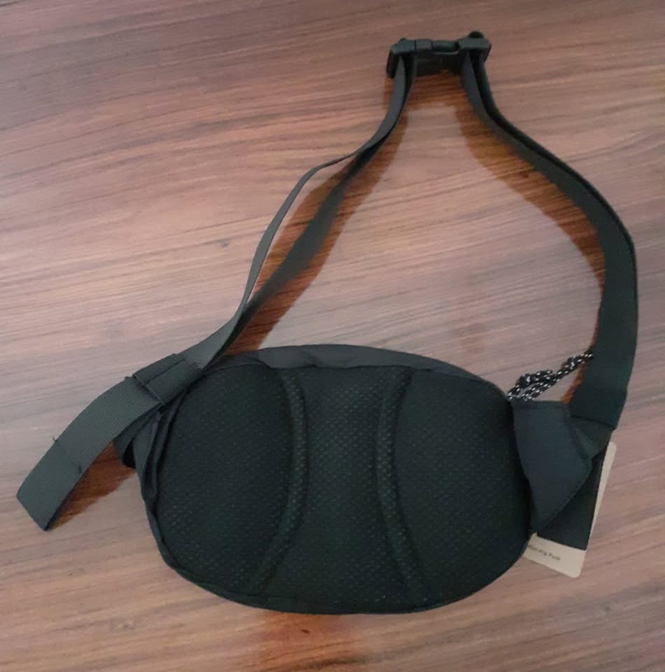 Cangurera Banano Patagonia de 1 lt material nylon RipStop reciclado Ajustable Unisex Negra, Gris y Azul